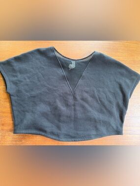 Alo Yoga Mesh Back Scuba Cropped Sweatshirt Top Black Size M